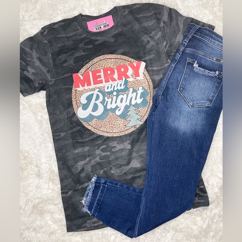 Women’s Camo Christmas Merry and Bright Graphic Tee